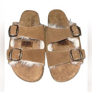 Coconut by Matisse Leather Faux Fur
Sandals(Size 6M)